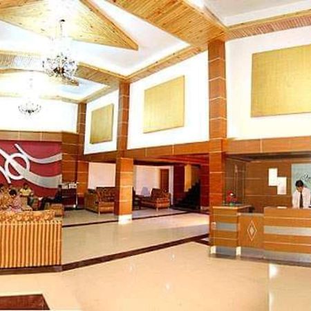 Отель The Royal Grand, Manali Jagatsukh Экстерьер фото